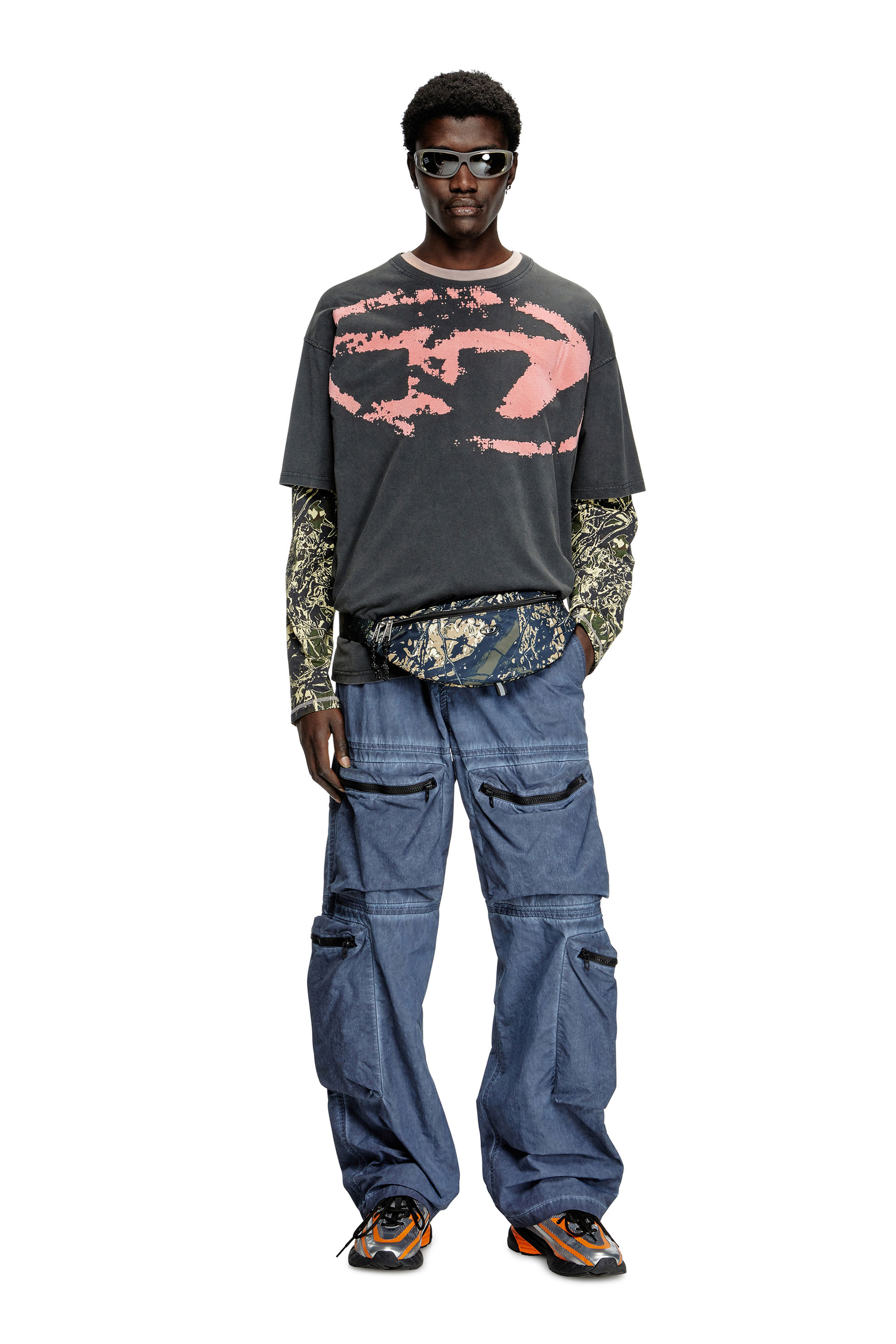 Diesel - T-BOXT-R21, Man's Acid-wash T-shirt with flocked Oval D logo in Black - 3